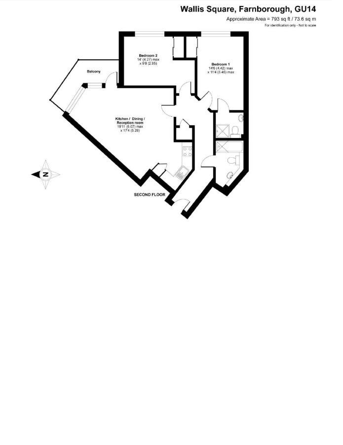 Luxury Apartments - Wallis Square, Farnborough Фарнбъро Екстериор снимка